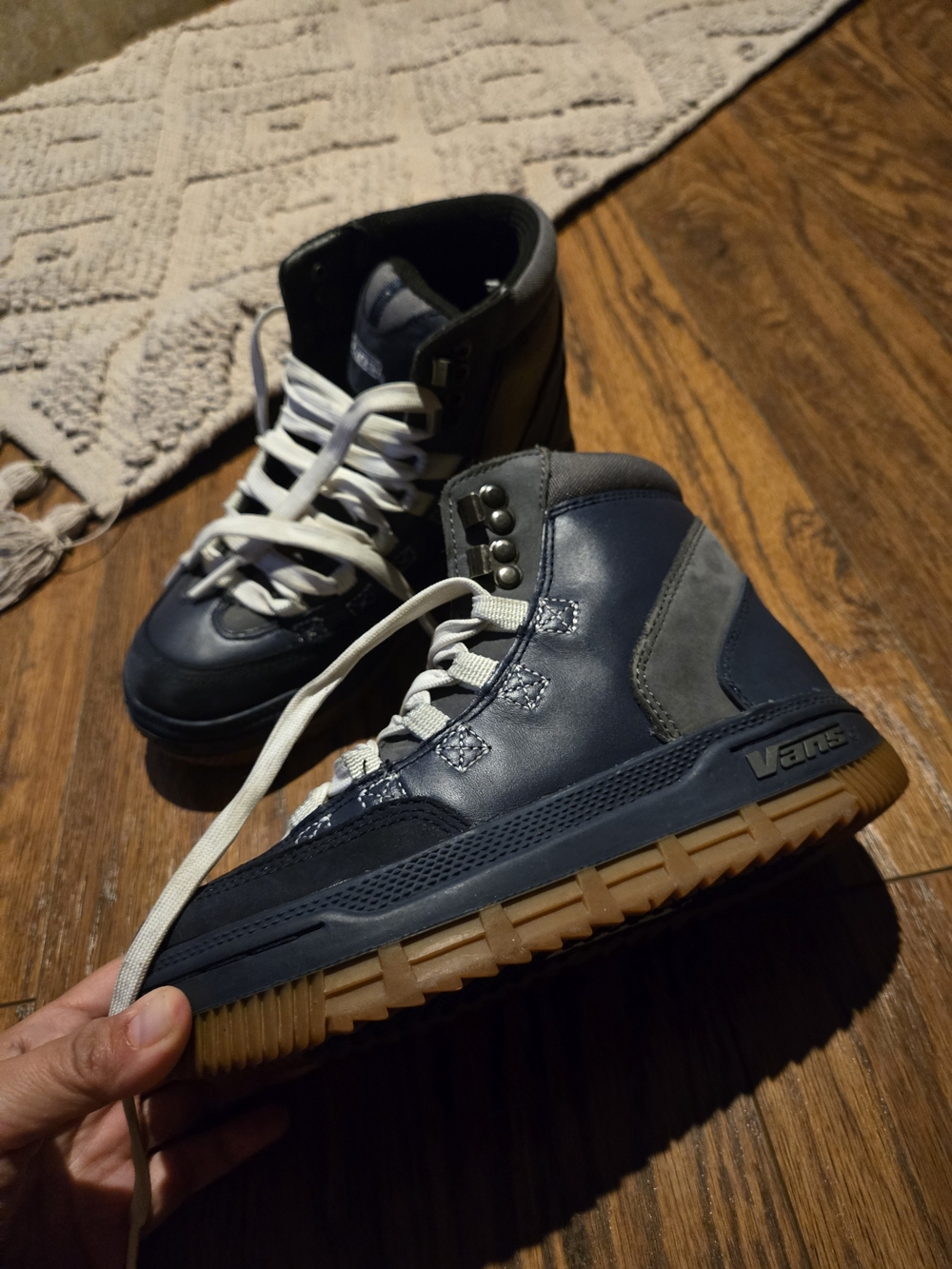 Vans Men's Navy Blue High-Top Leather Snowboarding Boots 6